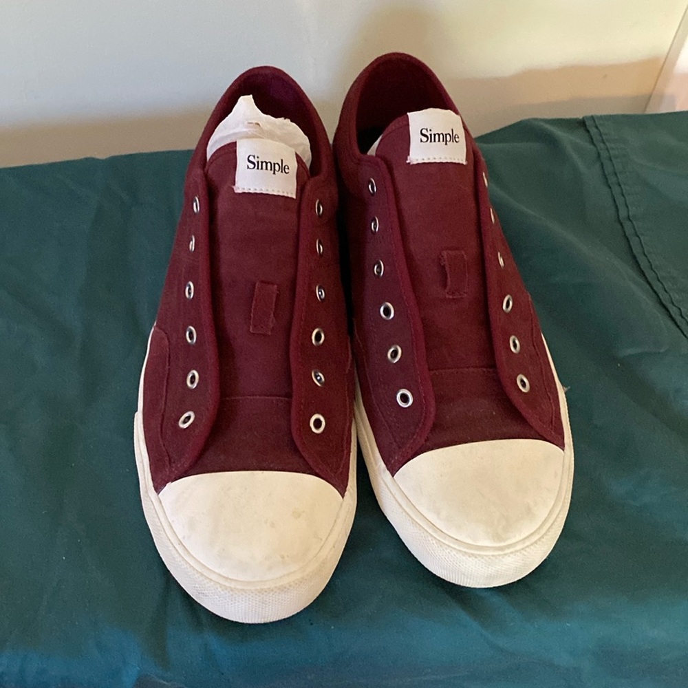 Men’s Simple sneaker- size 13
